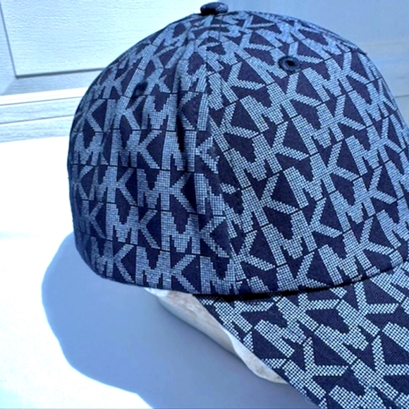 MICHAEL KORS NWT NAVY LOGO BASEBALL CAP - Picture 2 of 5
